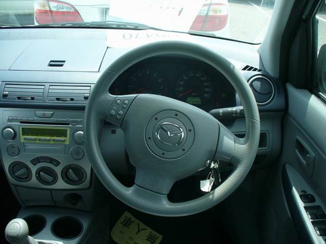 2002 Mazda Demio