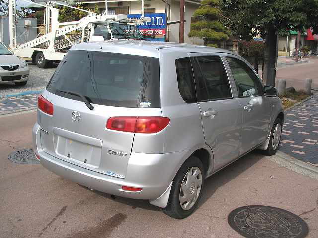 2002 Mazda Demio