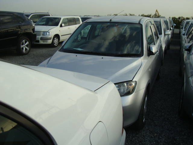 2002 Mazda Demio