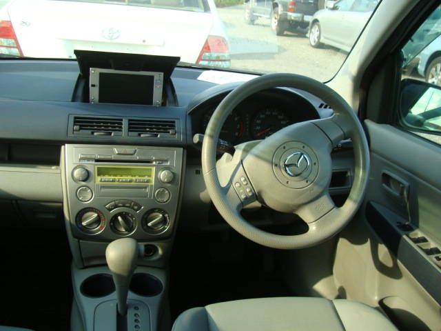 2002 Mazda Demio