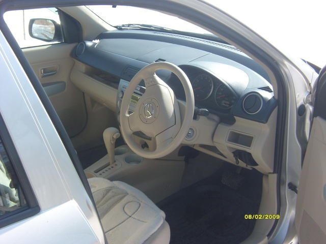 2002 Mazda Demio