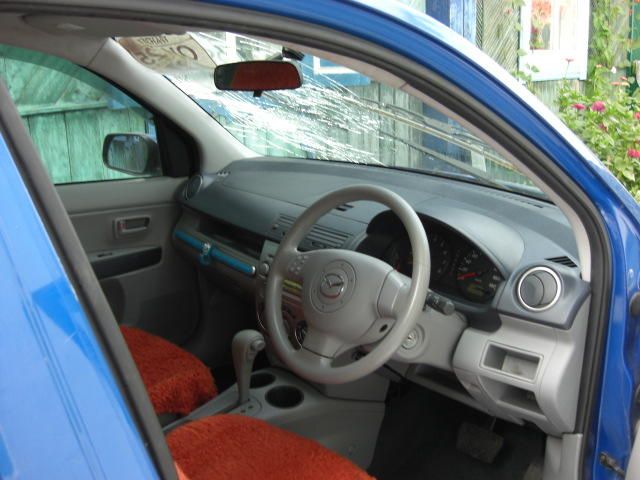 2002 Mazda Demio