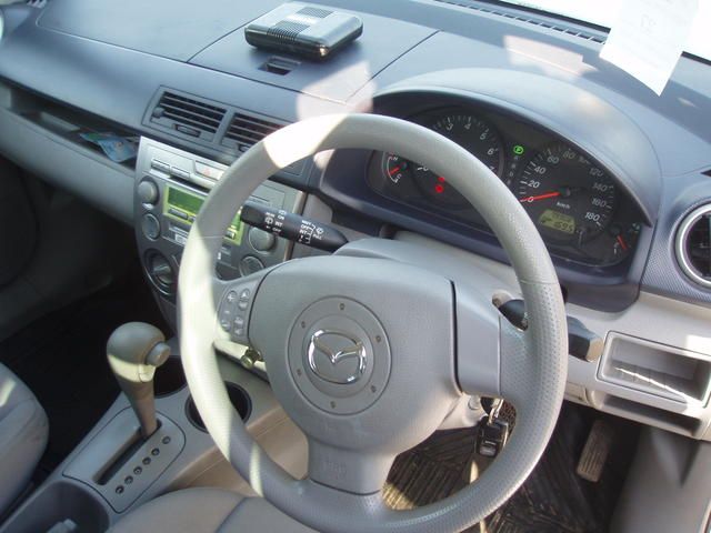 2002 Mazda Demio