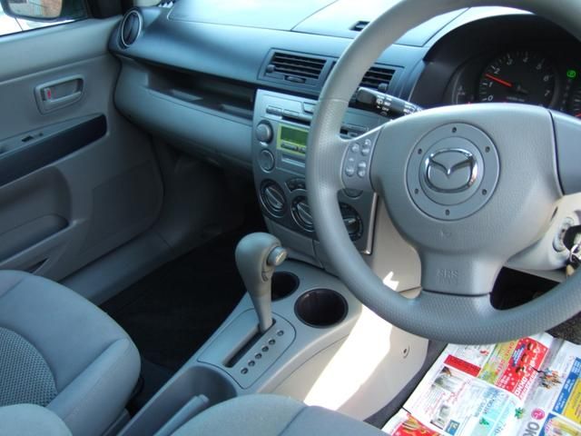2002 Mazda Demio