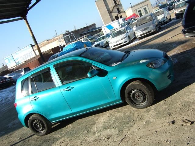 2002 Mazda Demio