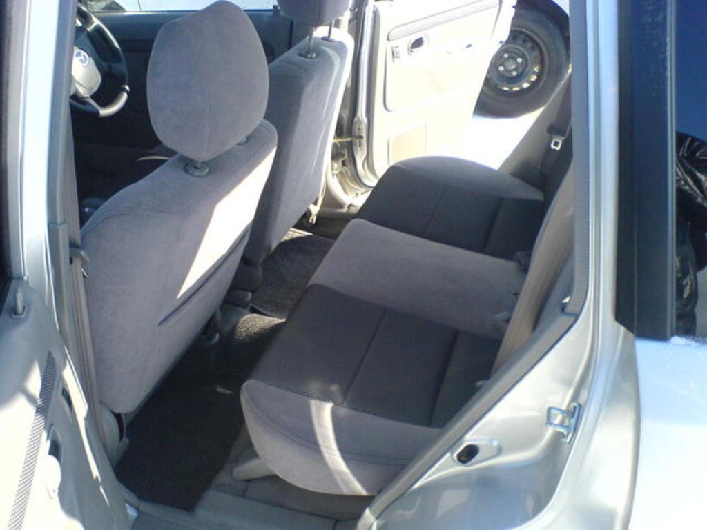 2002 Mazda Demio