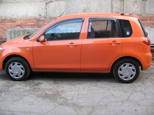 2002 Mazda Demio