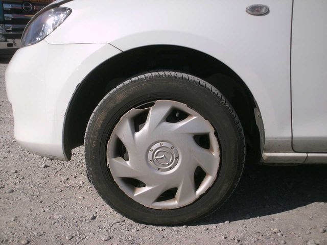 2002 Mazda Demio