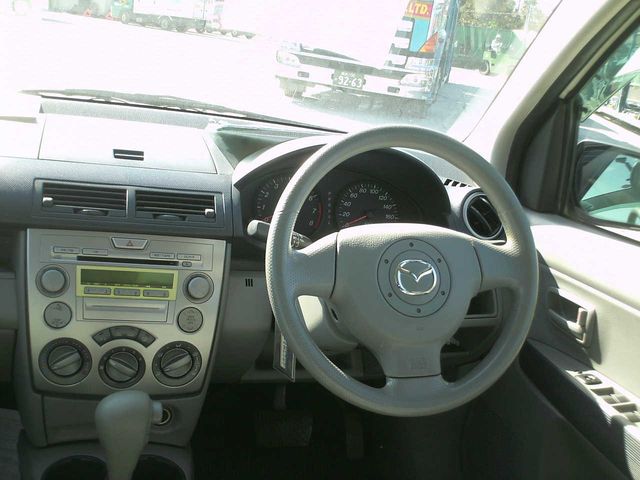 2002 Mazda Demio