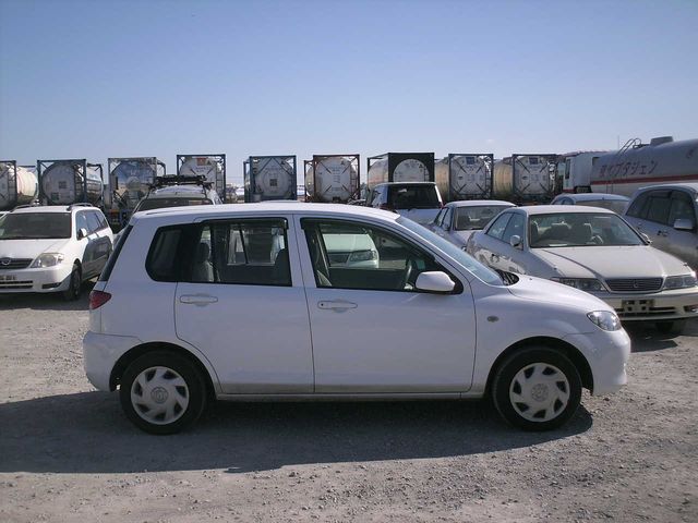 2002 Mazda Demio