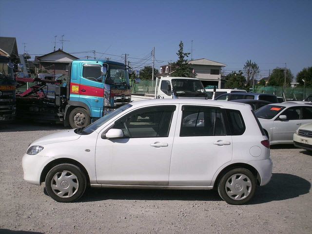 2002 Mazda Demio