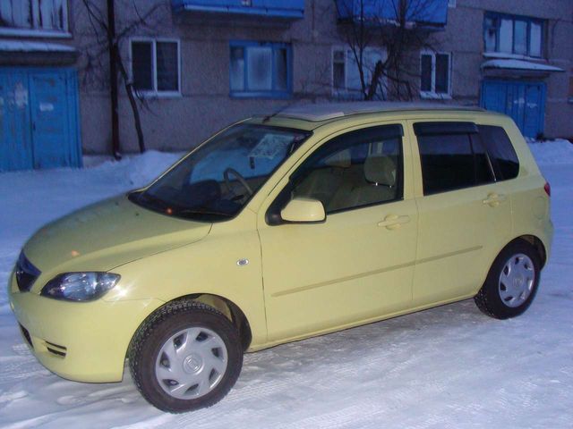 2002 Mazda Demio