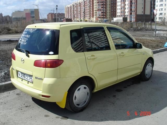 2002 Mazda Demio