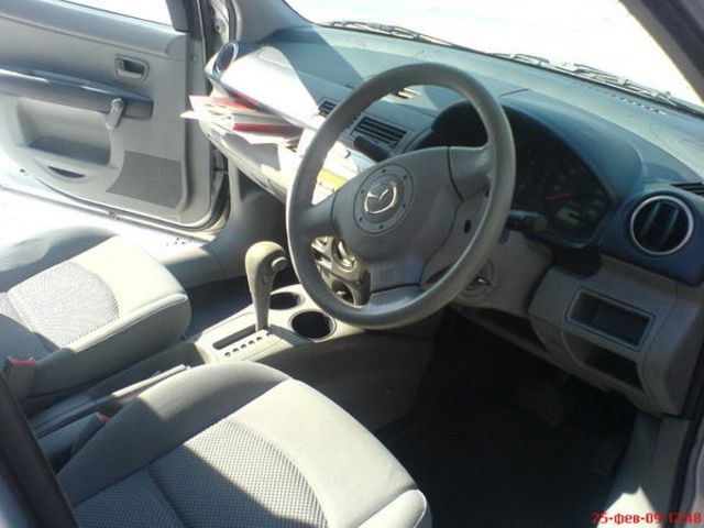 2002 Mazda Demio
