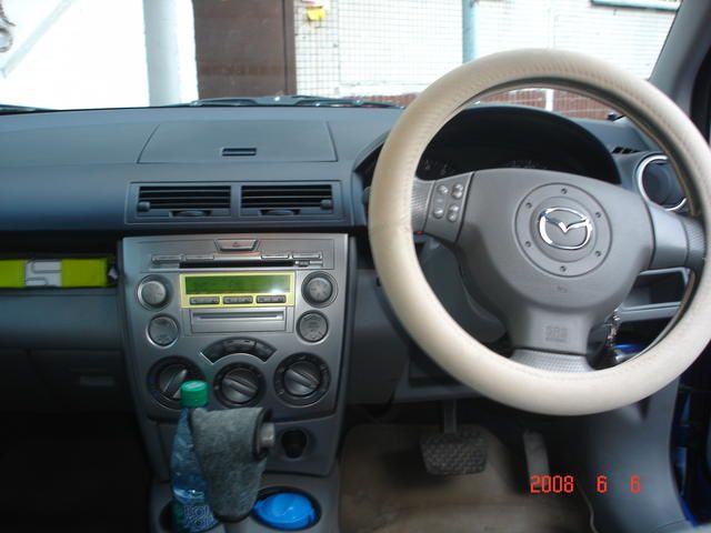 2002 Mazda Demio