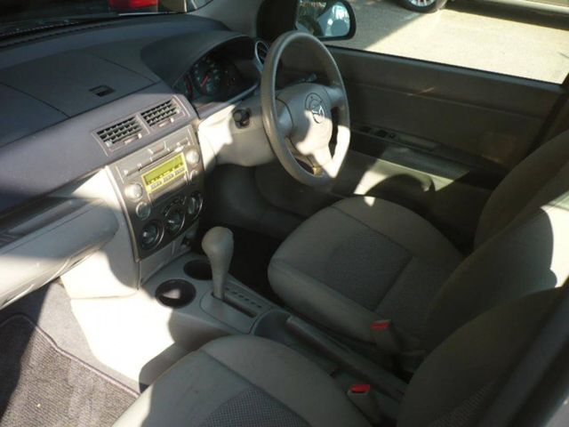 2002 Mazda Demio