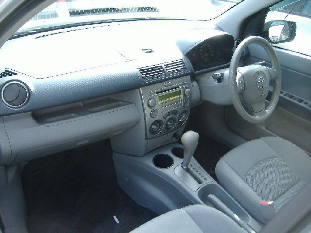 2002 Mazda Demio