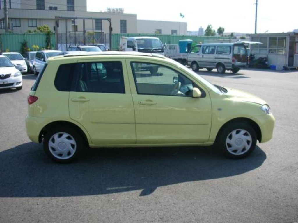 2002 Mazda Demio