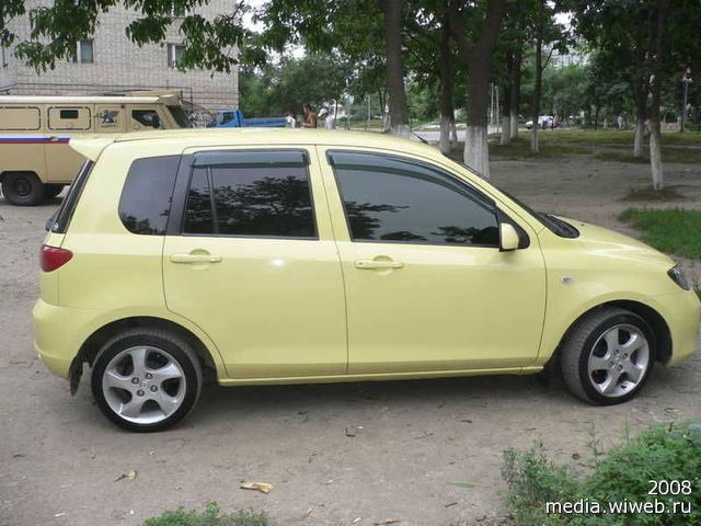 2002 Mazda Demio