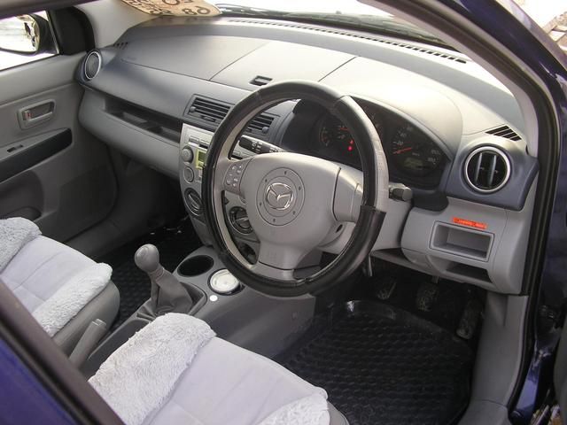 2002 Mazda Demio