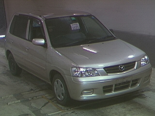 2002 Mazda Demio Photos