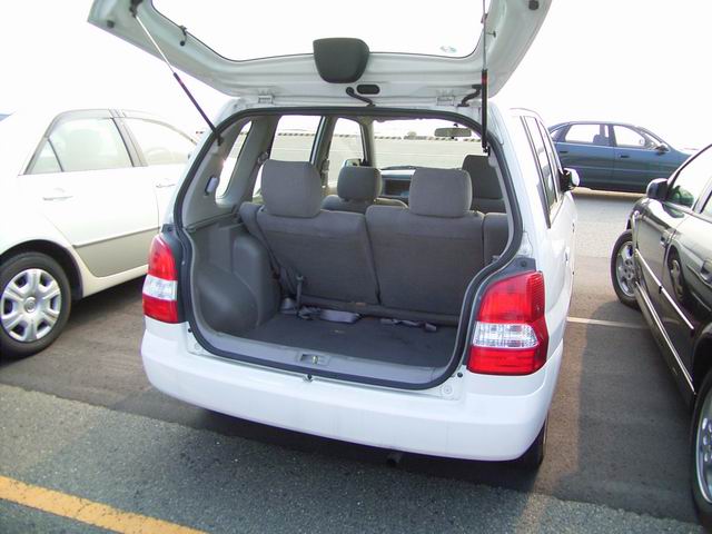 2002 Mazda Demio Pictures