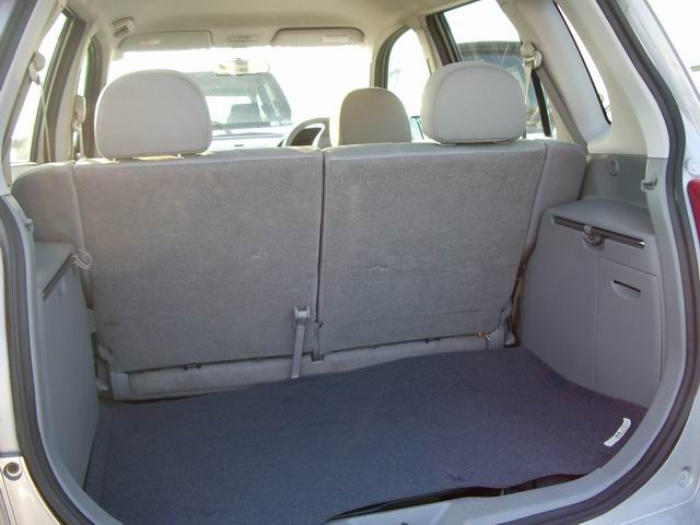 2002 Mazda Demio Pictures