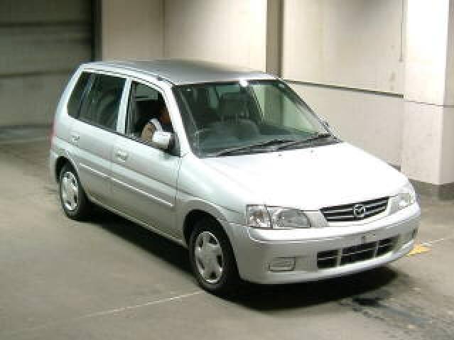 2002 Mazda Demio Pictures