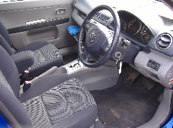 2002 Mazda Demio Pictures