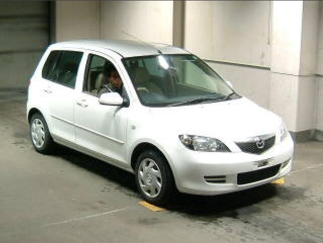 2002 Mazda Demio Pics