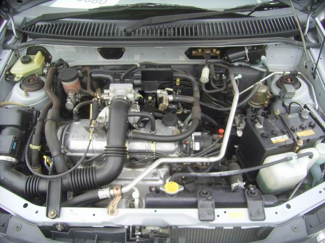 2002 Mazda Demio Photos