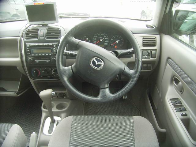 2002 Mazda Demio Photos