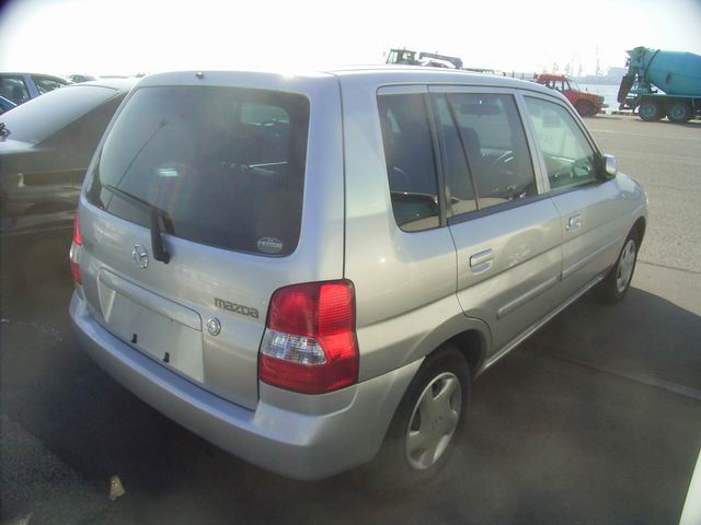 2002 Mazda Demio Pics