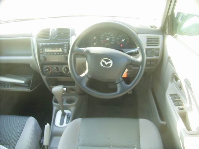 2002 Mazda Demio Photos