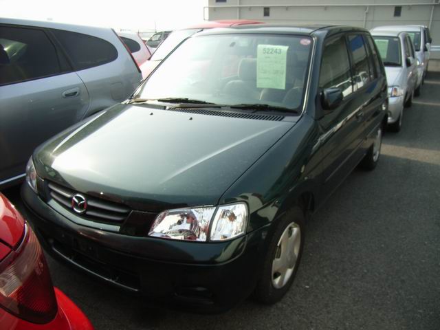 2002 Mazda Demio Photos