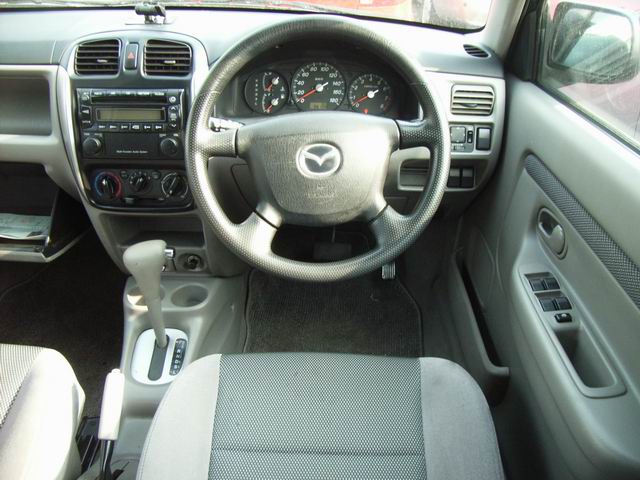 2002 Mazda Demio Images