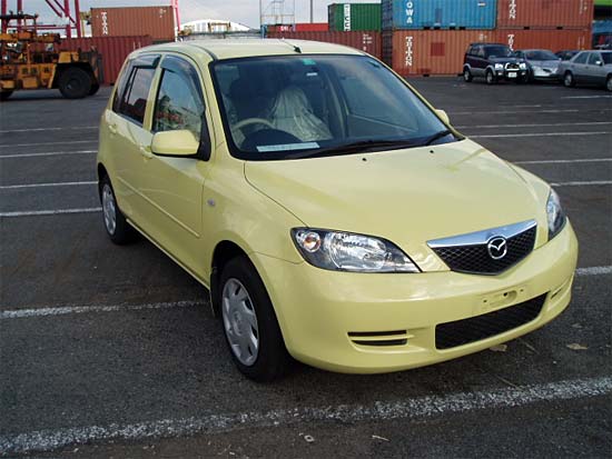 2002 Mazda Demio Pictures