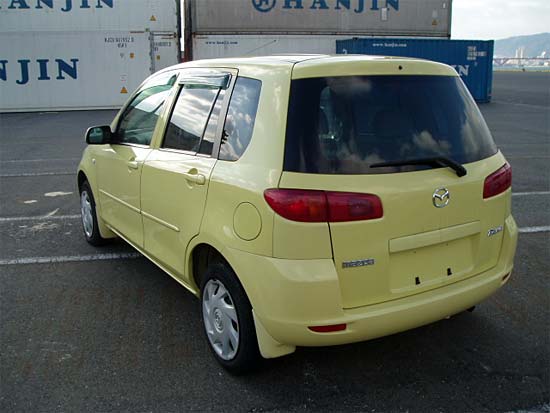 2002 Mazda Demio Pictures