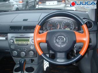 2002 Mazda Demio Pictures