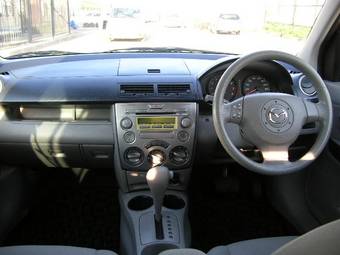 2002 Mazda Demio Pictures