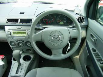 2002 Mazda Demio Photos