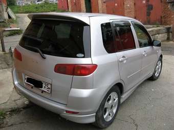 2002 Mazda Demio Images