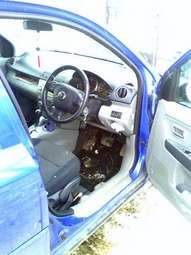 2002 Mazda Demio Photos
