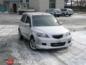 2002 Mazda Demio Photos