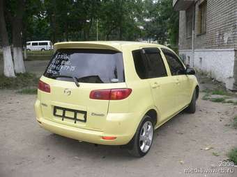 2002 Mazda Demio Pics