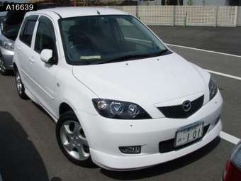 2002 Mazda Demio Pictures