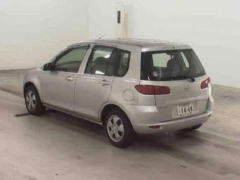 2002 Mazda Demio Photos