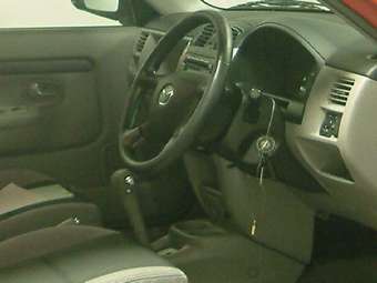 2002 Mazda Demio Pictures