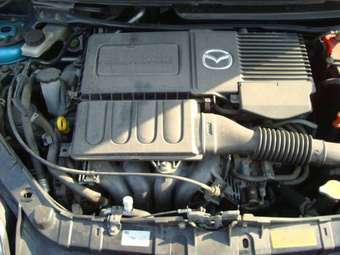 2002 Mazda Demio Pictures