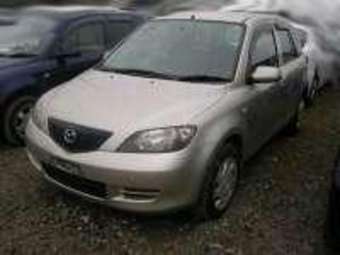 2002 Mazda Demio Pictures